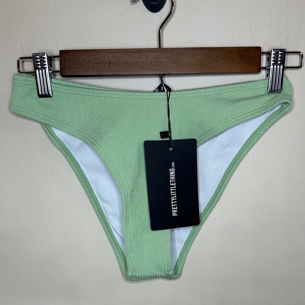 PrettyLittleThing Ribbed Bikini Bottom • Light Green • Size 2 • NWT